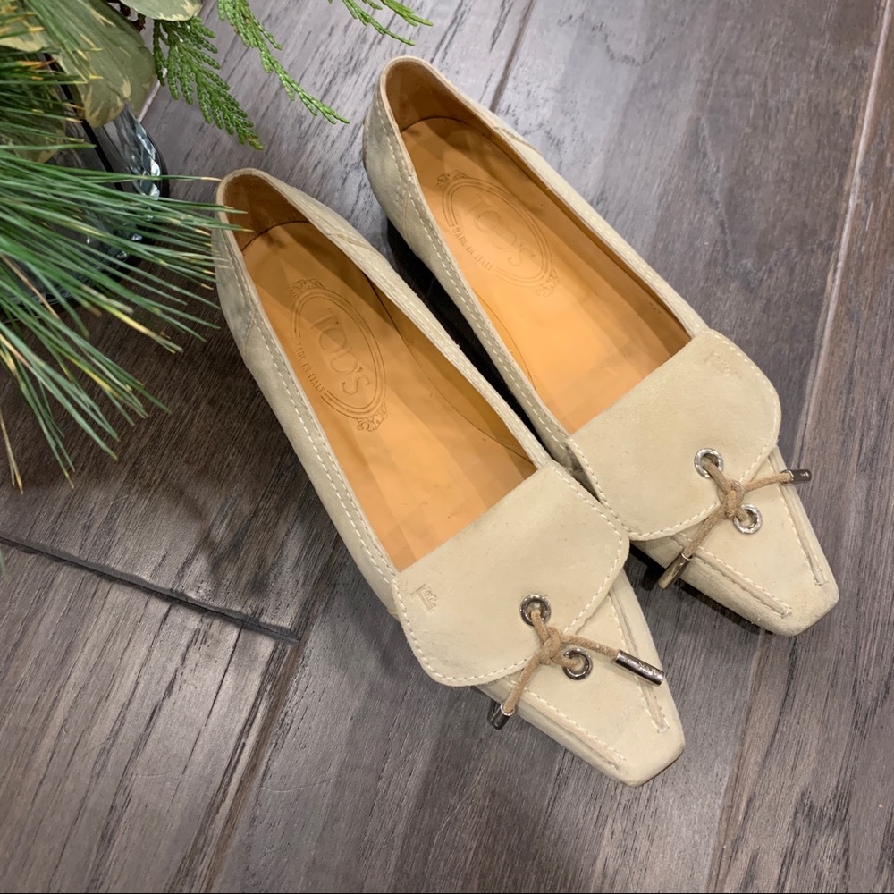 Tod’s driving loafers